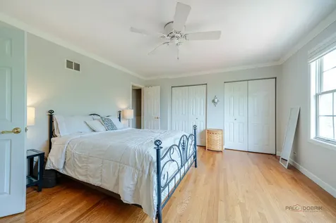 4692 North Sapphire Drive Hoffman Estates IL 60192