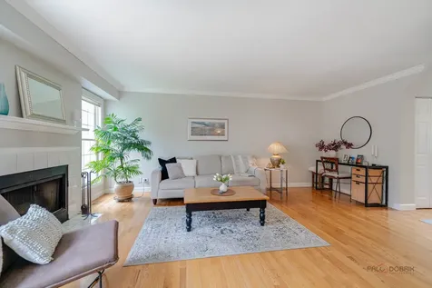4692 North Sapphire Drive Hoffman Estates IL 60192