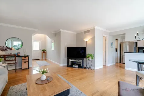 4692 North Sapphire Drive Hoffman Estates IL 60192