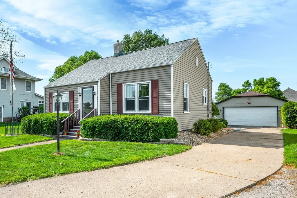 207 West Franklin Street Carlock IL 61725