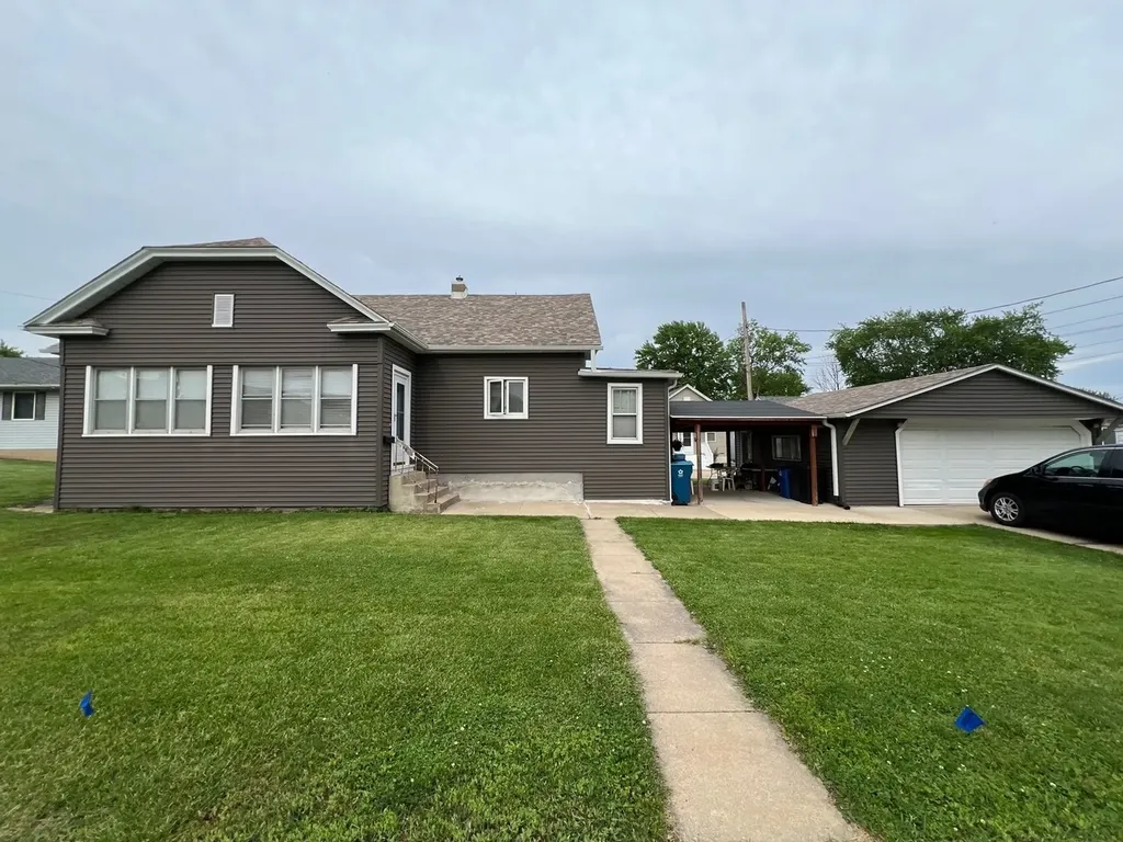 1416 Prospect Avenue Peru IL 61354