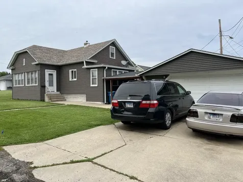 1416 Prospect Avenue Peru IL 61354