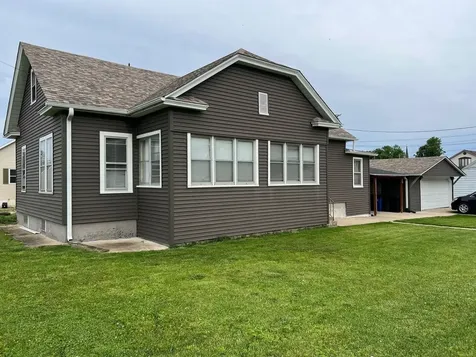 1416 Prospect Avenue Peru IL 61354