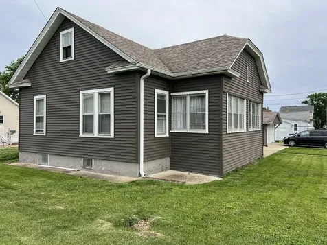 1416 Prospect Avenue Peru IL 61354