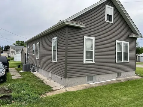 1416 Prospect Avenue Peru IL 61354