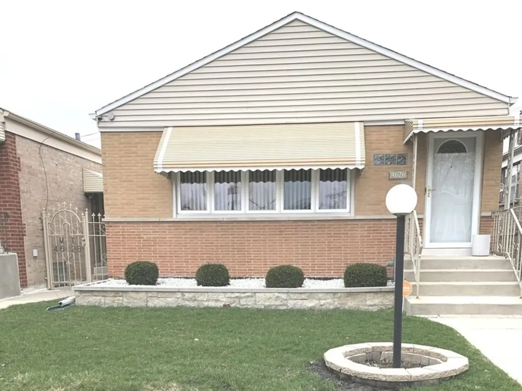 4626 South La Crosse Avenue Chicago IL 60638