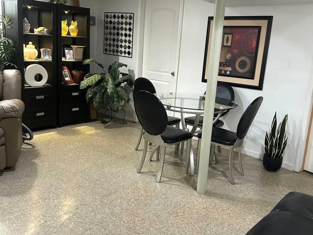 4626 South La Crosse Avenue Chicago IL 60638