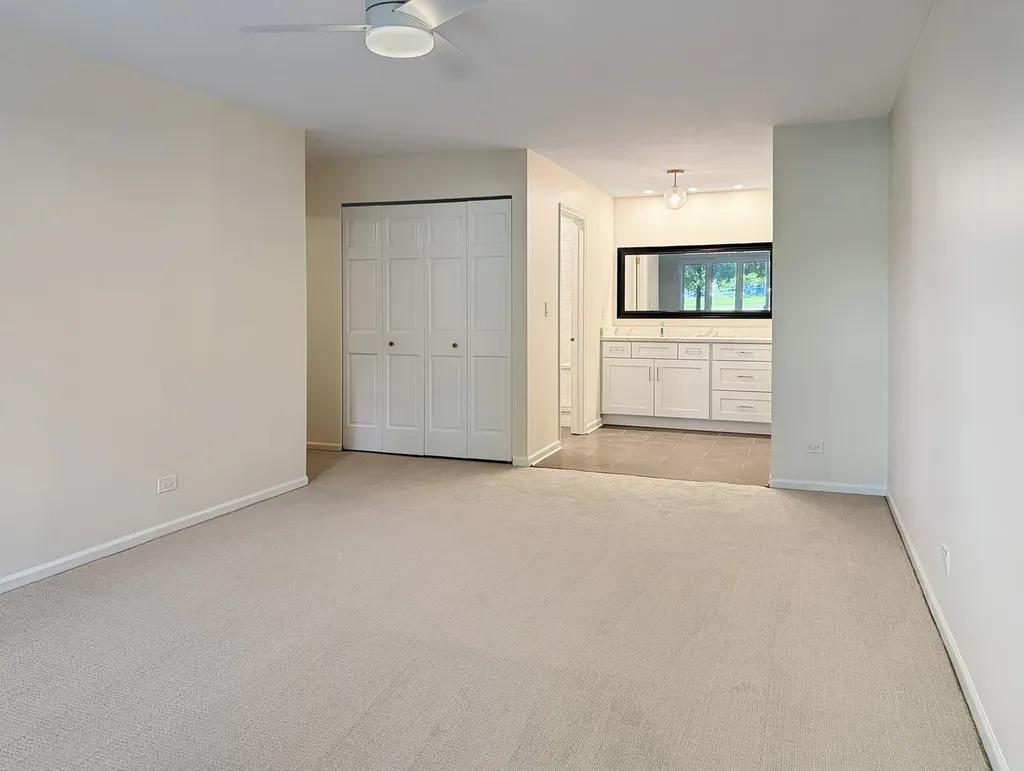 453 Raintree Drive Glen Ellyn IL 60137