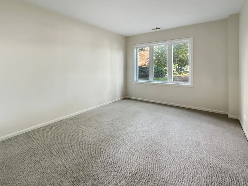 453 Raintree Drive Glen Ellyn IL 60137