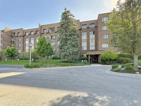 453 Raintree Drive Glen Ellyn IL 60137