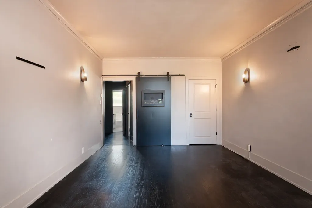 819 East 53rd Street Chicago IL 60615