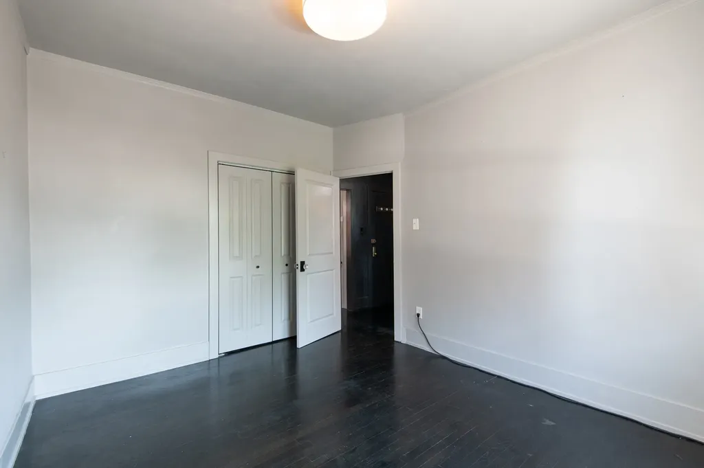819 East 53rd Street Chicago IL 60615