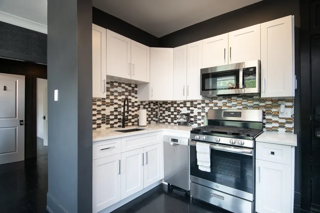 819 East 53rd Street Chicago IL 60615