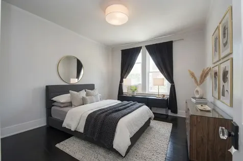 819 East 53rd Street Chicago IL 60615