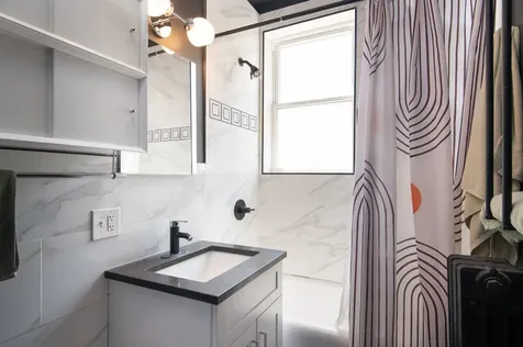 819 East 53rd Street Chicago IL 60615