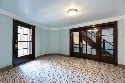 819 East 53rd Street Chicago IL 60615