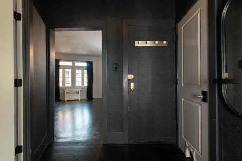 819 East 53rd Street Chicago IL 60615