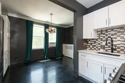 819 East 53rd Street Chicago IL 60615
