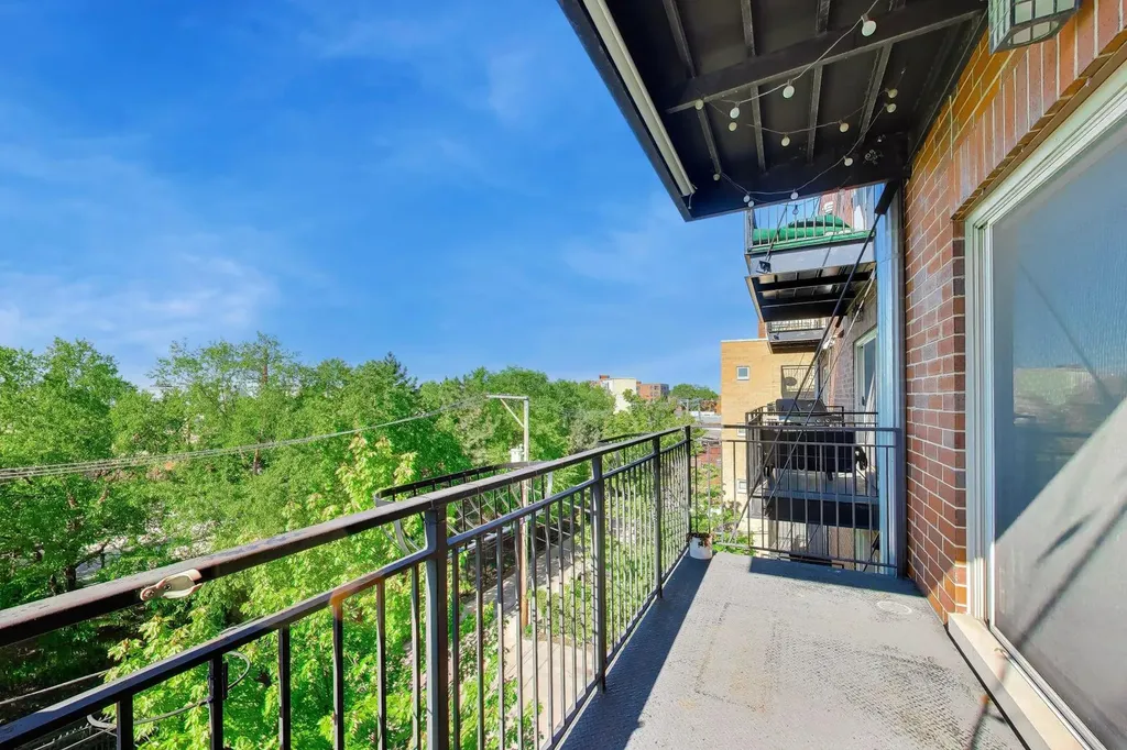 1915 West Diversey Parkway Chicago IL 60614