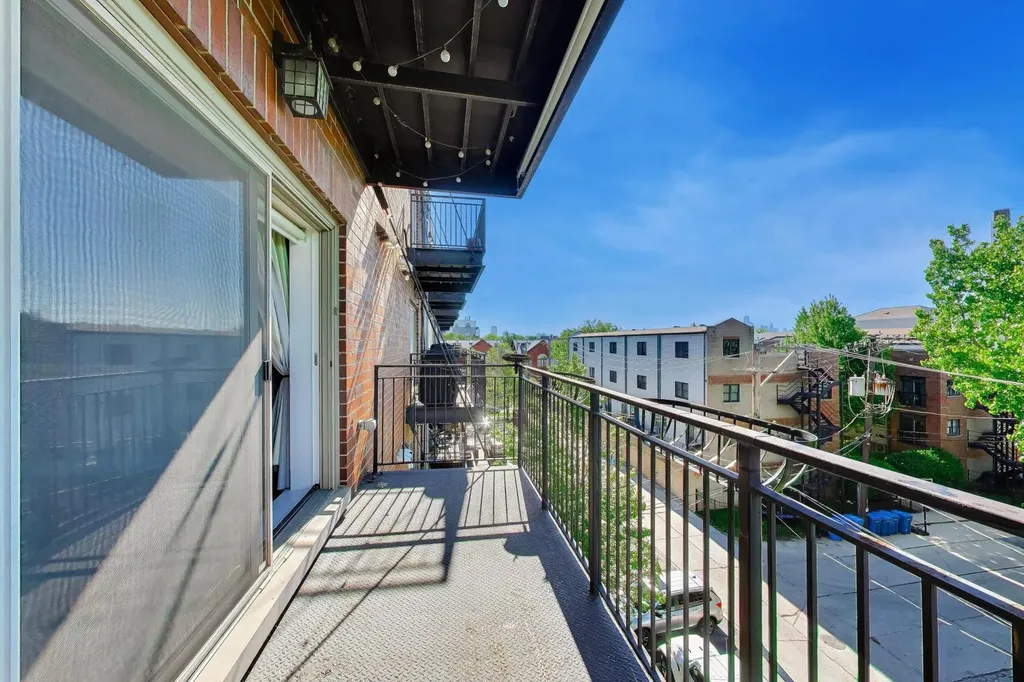 1915 West Diversey Parkway Chicago IL 60614
