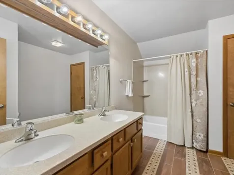 3517 Turnberry Drive Mchenry IL 60050