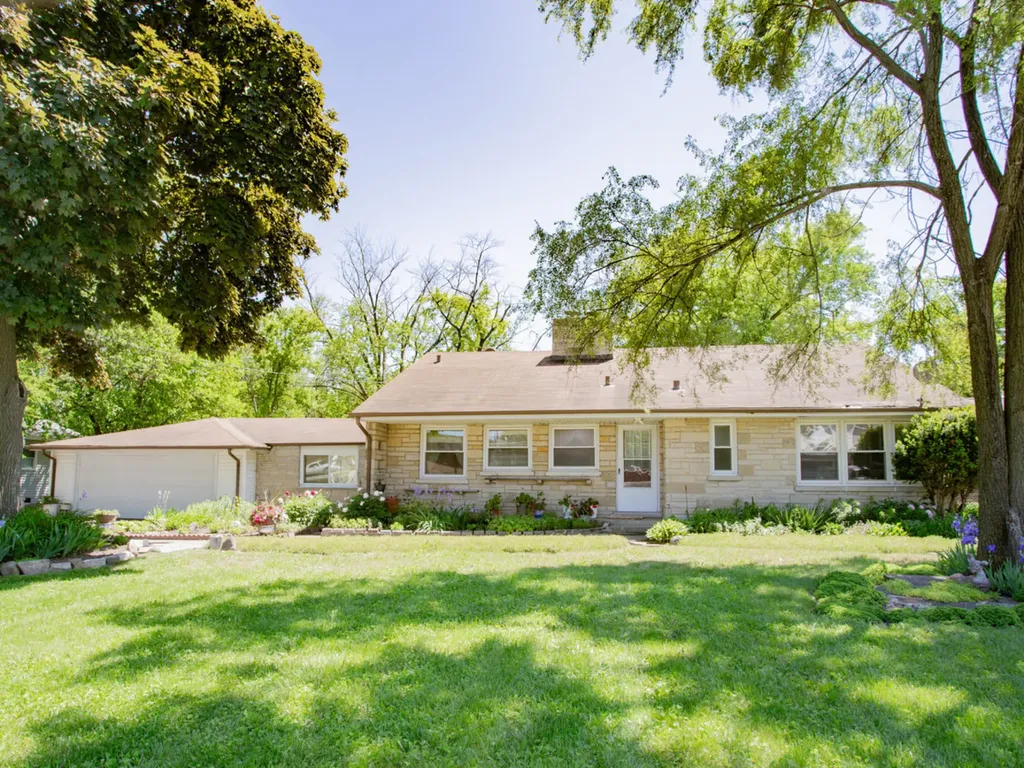 2521 Seminary Avenue Des Plaines IL 60016