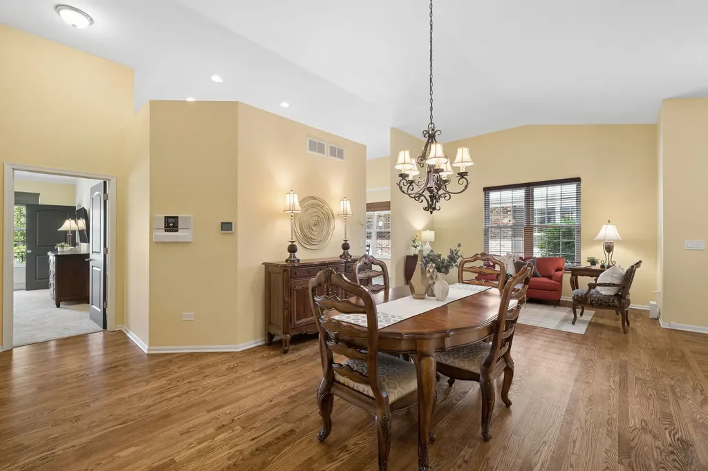 2893 Bond Circle Naperville IL 60563