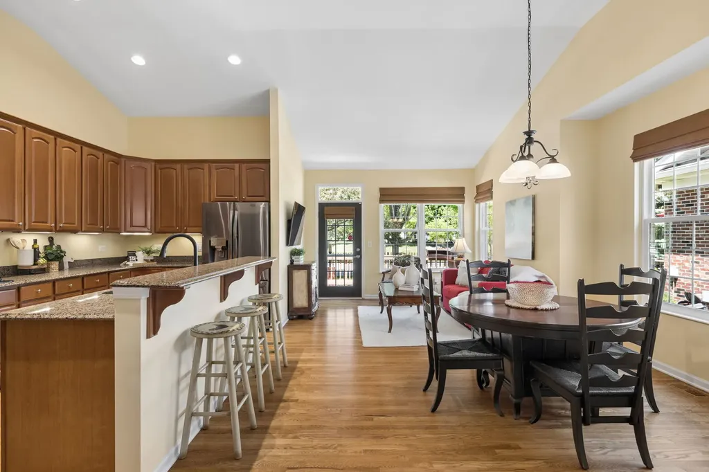 2893 Bond Circle Naperville IL 60563