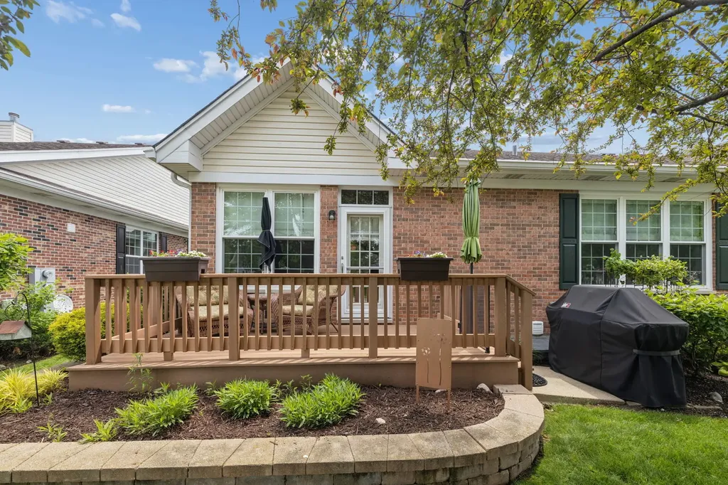 2893 Bond Circle Naperville IL 60563