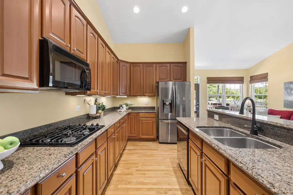 2893 Bond Circle Naperville IL 60563