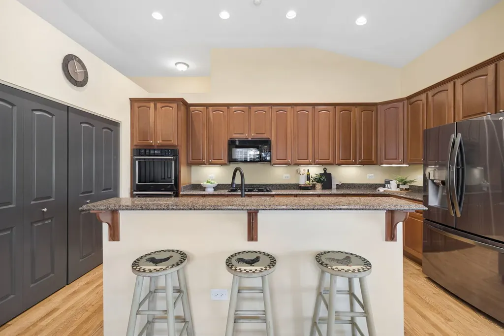 2893 Bond Circle Naperville IL 60563