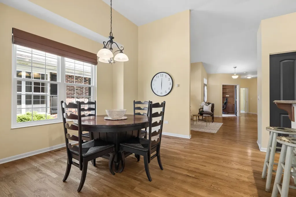 2893 Bond Circle Naperville IL 60563
