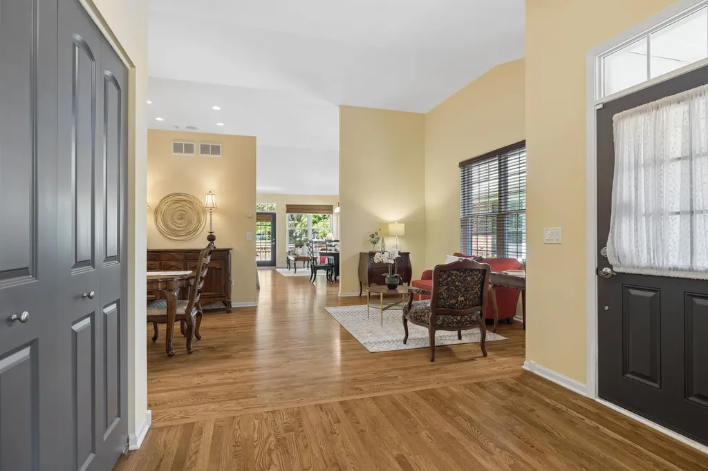 2893 Bond Circle Naperville IL 60563