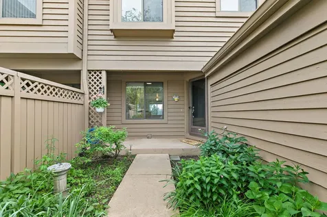 2360 Oak Hill Road Lake Barrington IL 60010