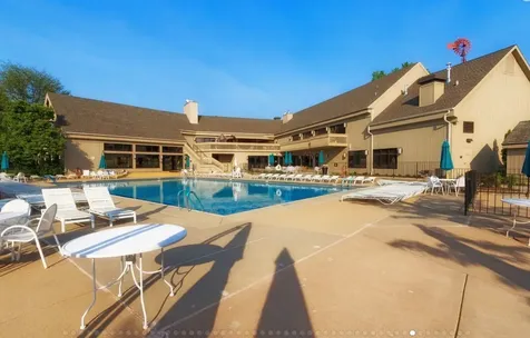 2360 Oak Hill Road Lake Barrington IL 60010