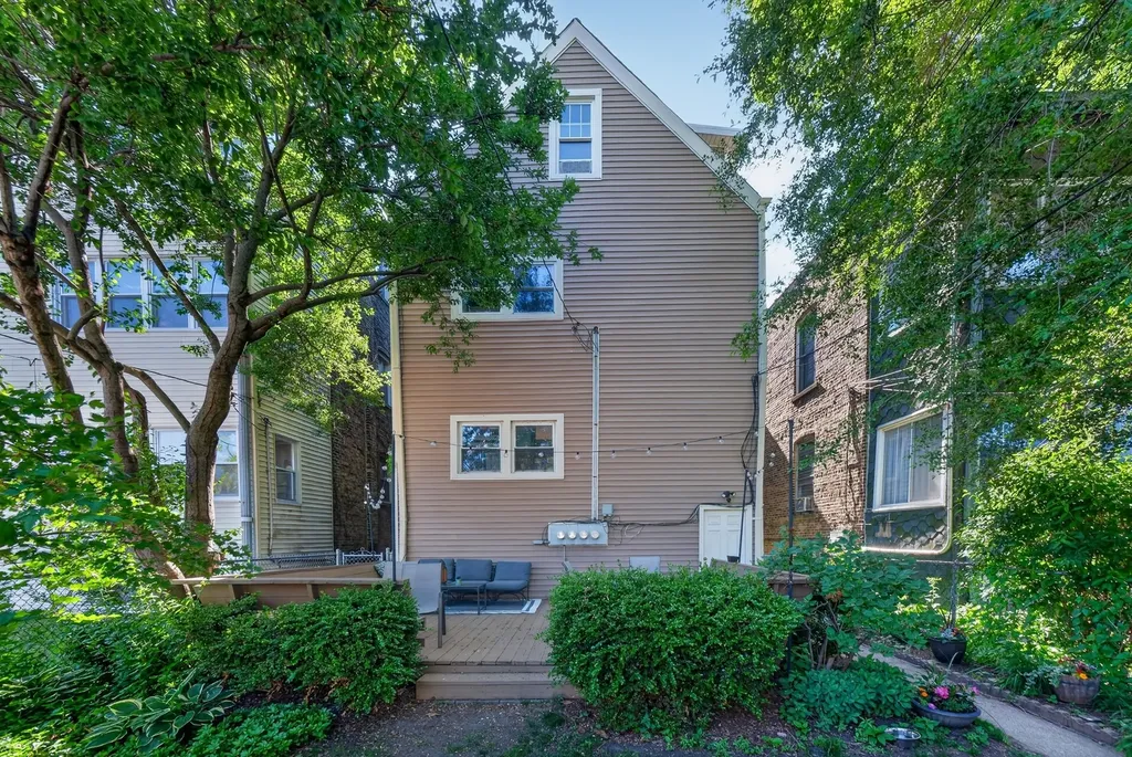 4327 North Damen Avenue Chicago IL 60618