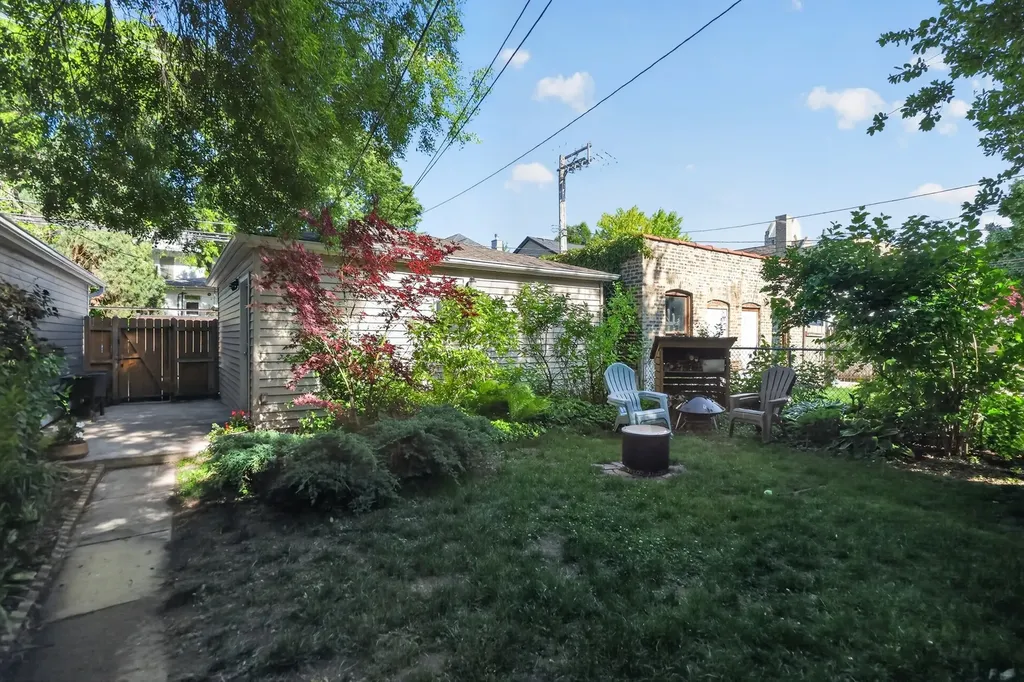 4327 North Damen Avenue Chicago IL 60618