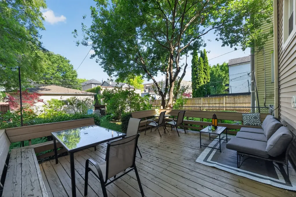 4327 North Damen Avenue Chicago IL 60618