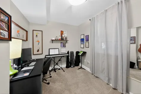4327 North Damen Avenue Chicago IL 60618