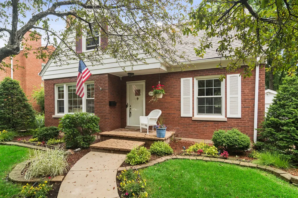 501 North Douglas Avenue Arlington Heights IL 60004