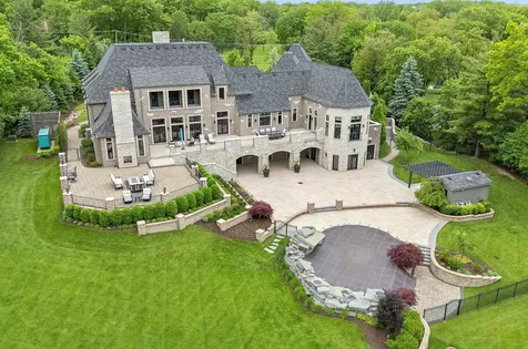 15w181 87TH Street Burr Ridge IL 60527