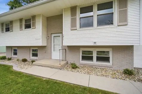 1311 Townley Drive Bloomington IL 61704