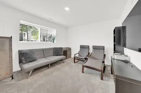 2867 Kessler Drive Mundelein IL 60060