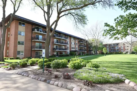 2230 South Goebbert Road Arlington Heights IL 60005