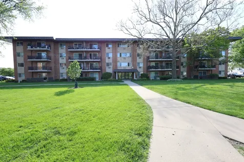 2230 South Goebbert Road Arlington Heights IL 60005