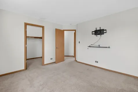2520 Cedar Glen Drive N Lynwood IL 60411