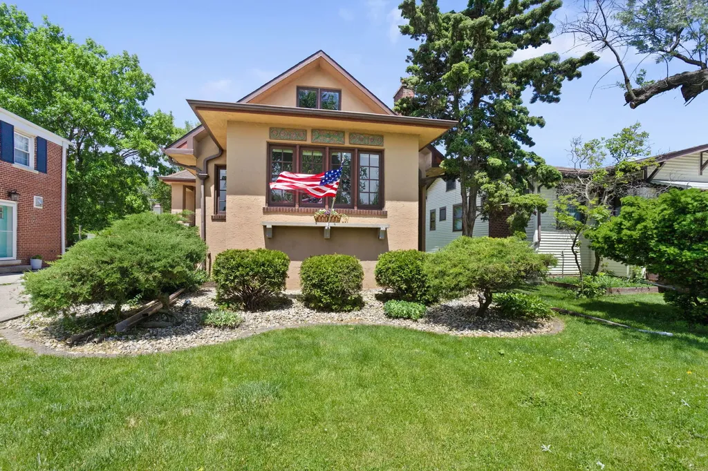 342 Lawton Road Riverside IL 60546
