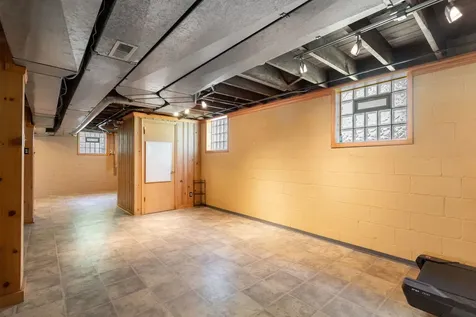 342 Lawton Road Riverside IL 60546