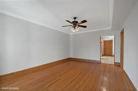 2717 West Argyle Street Chicago IL 60625