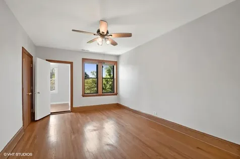 2717 West Argyle Street Chicago IL 60625